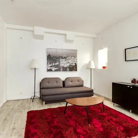 Du Louvre Apartment Paris