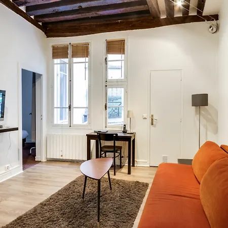 Du Louvre Apartment *