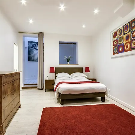 Du Louvre Apartment Paris
