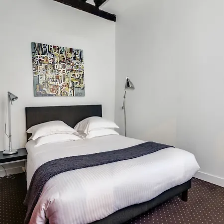 Du Louvre Apartment *